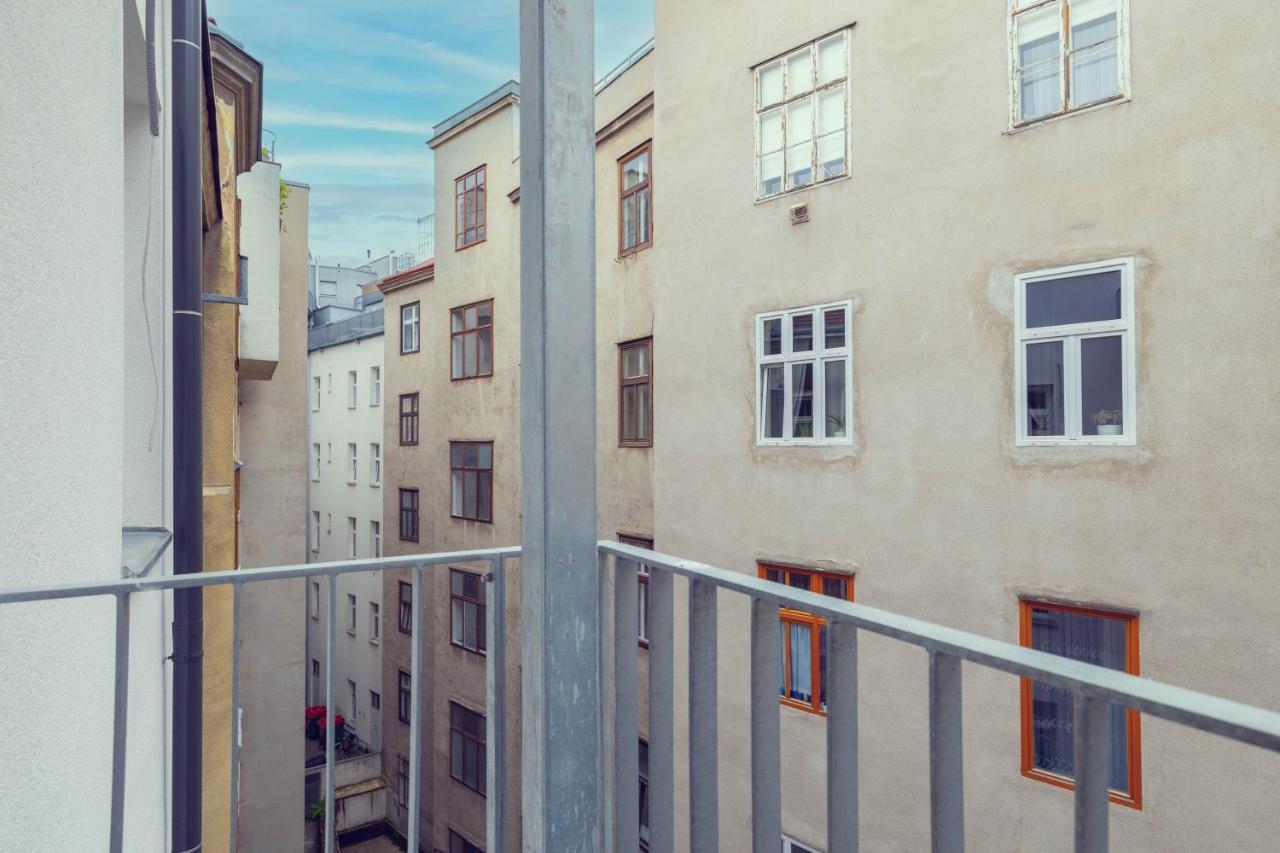 The 77 Berta Apartment Vienna Luaran gambar